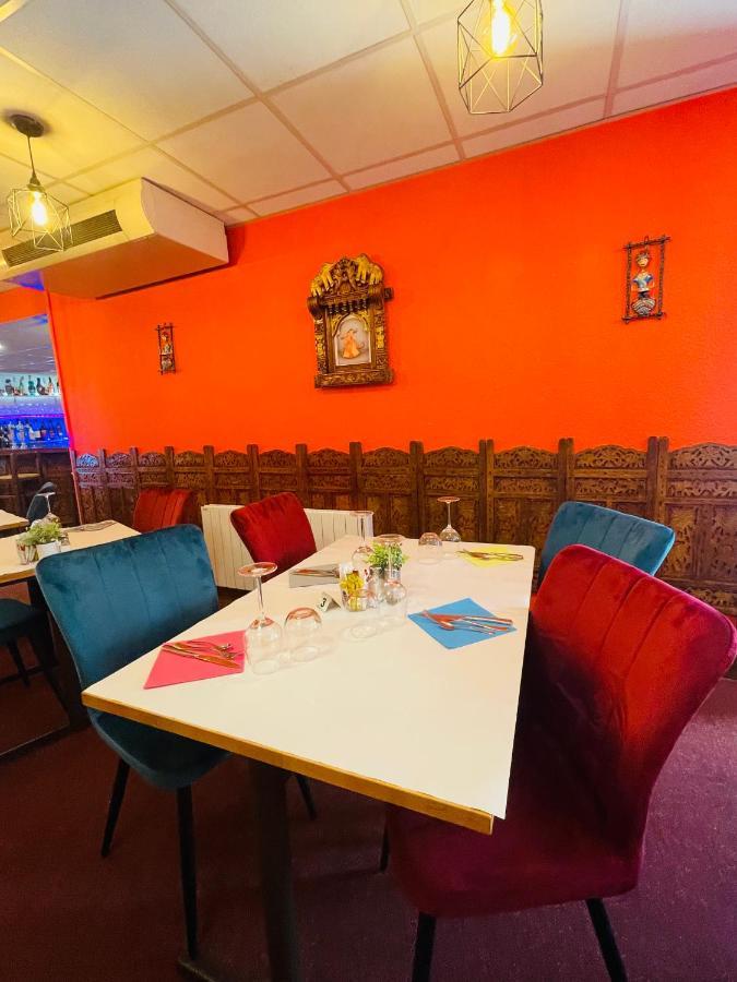 Hotel Le Saint Aubin Гурне-ан-Бре Екстериор снимка