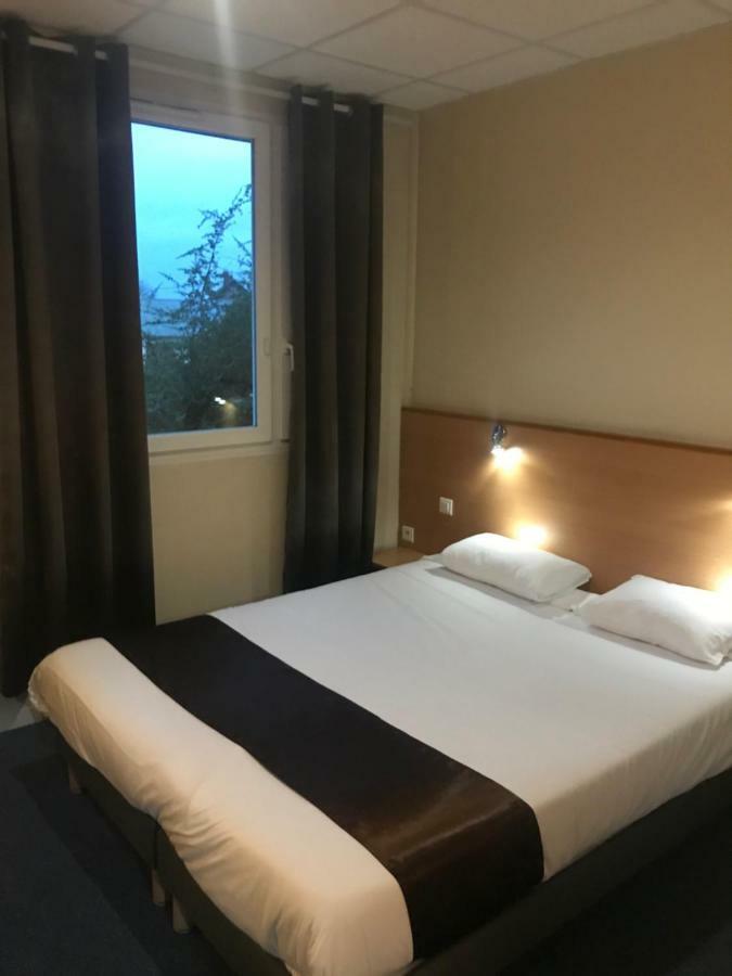 Hotel Le Saint Aubin Гурне-ан-Бре Екстериор снимка